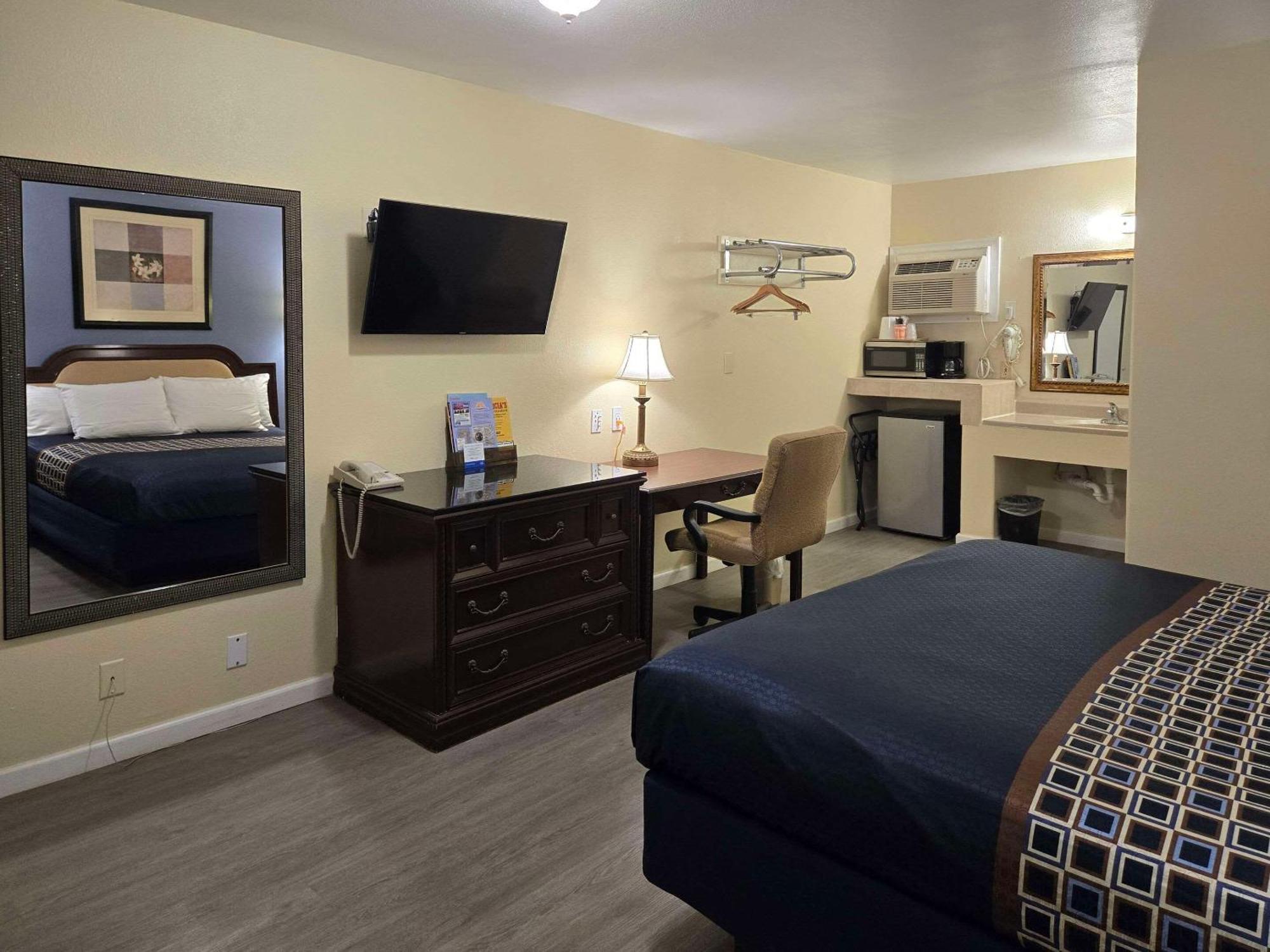 Rodeway Inn & Suites Blythe I-10 Ngoại thất bức ảnh